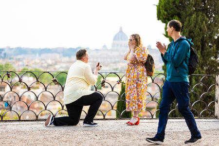 Marriage proposal on the Pincian Hill in Rome