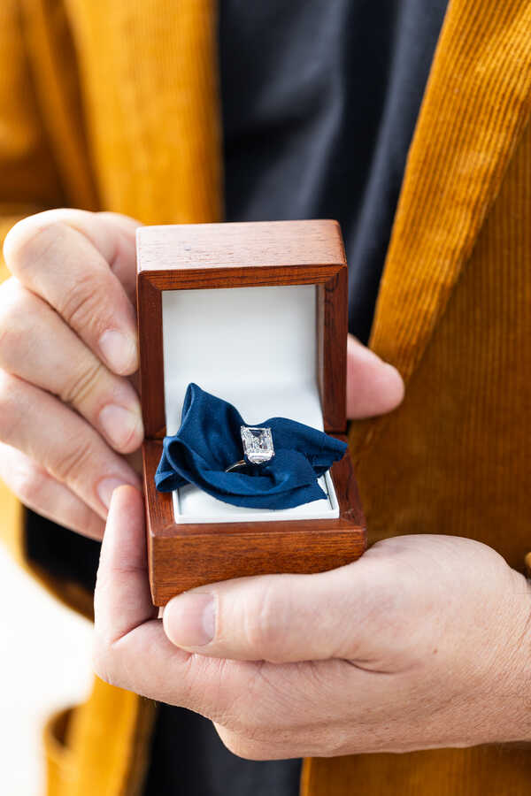 Beautiful and sparking engagement ring in a elegant wooden box